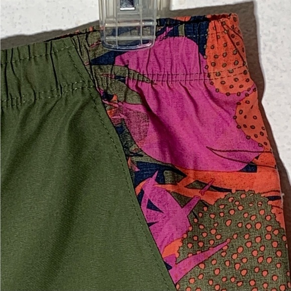 The North Face Girl's XL 18 Shorts - Picture 4 of 9